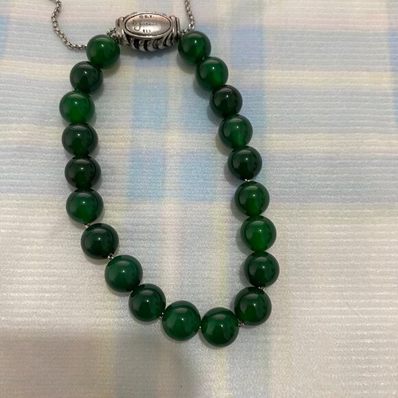 Dark Green Beads Strung Into An Oval Plaque With A Silver Chain Star BraceletDa - Picture 3 of 5
